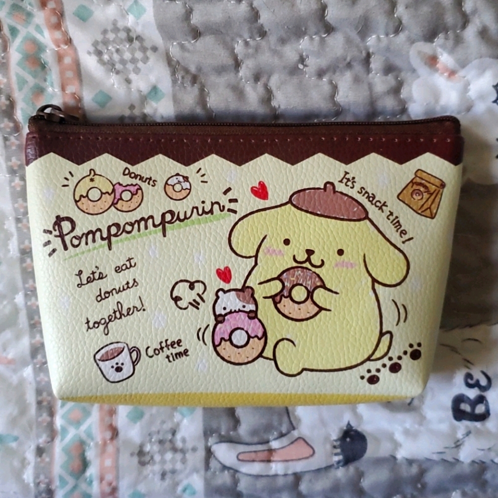NWOT Pompompurin Sanrio makeup pouch